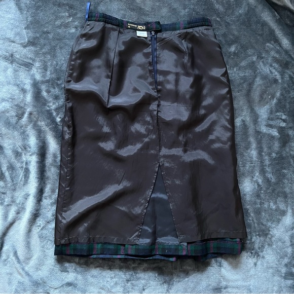 Vintage Dorene (from Ireland) plaid wool skirt/kilt - Picture 10 of 11